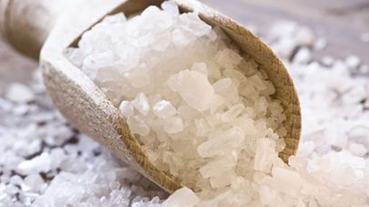 చెన్నై అంతటా 300 రిటైల్ అవుట్లెట్లలో నిర్వహించిన మార్కెట్ సర్వేలో LSS కేవలం 28% దుకాణాలలో మాత్రమే అందుబాటులో ఉందని తేలింది. 52% సూపర్ మార్కెట్లు దీనిని నిల్వ చేయగా, చిన్న కిరాణా దుకాణాలలో 4% మాత్రమే ఉన్నాయి. అదనంగా, LSS ధర సాధారణ అయోడైజ్డ్ ఉప్పు కంటే రెండు రెట్లు ఎక్కువ ఉంది.