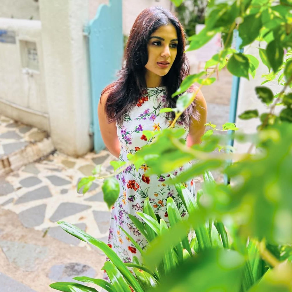 ప్రస్తుతం ఈ భామ చేతిలో అరడజన్ సినిమాలున్నాయి.. అఖండ 2, స్వయంభు, బెంజ్, నారినారి నడుమ మురారి, హైందవంతో పాటు పూరీ, విజయ్ సేతుపతి సినిమాలోనూ నటిస్తున్నారు. 
రెండేళ్ల గ్యాప్ తీసుకున్నా.. మరో రెండేళ్ల వరకు తానొక్కరే కనిపించేలా కెరీర్ ప్లాన్ చేసుకుంటున్నారు సంయుక్త మీనన్. 