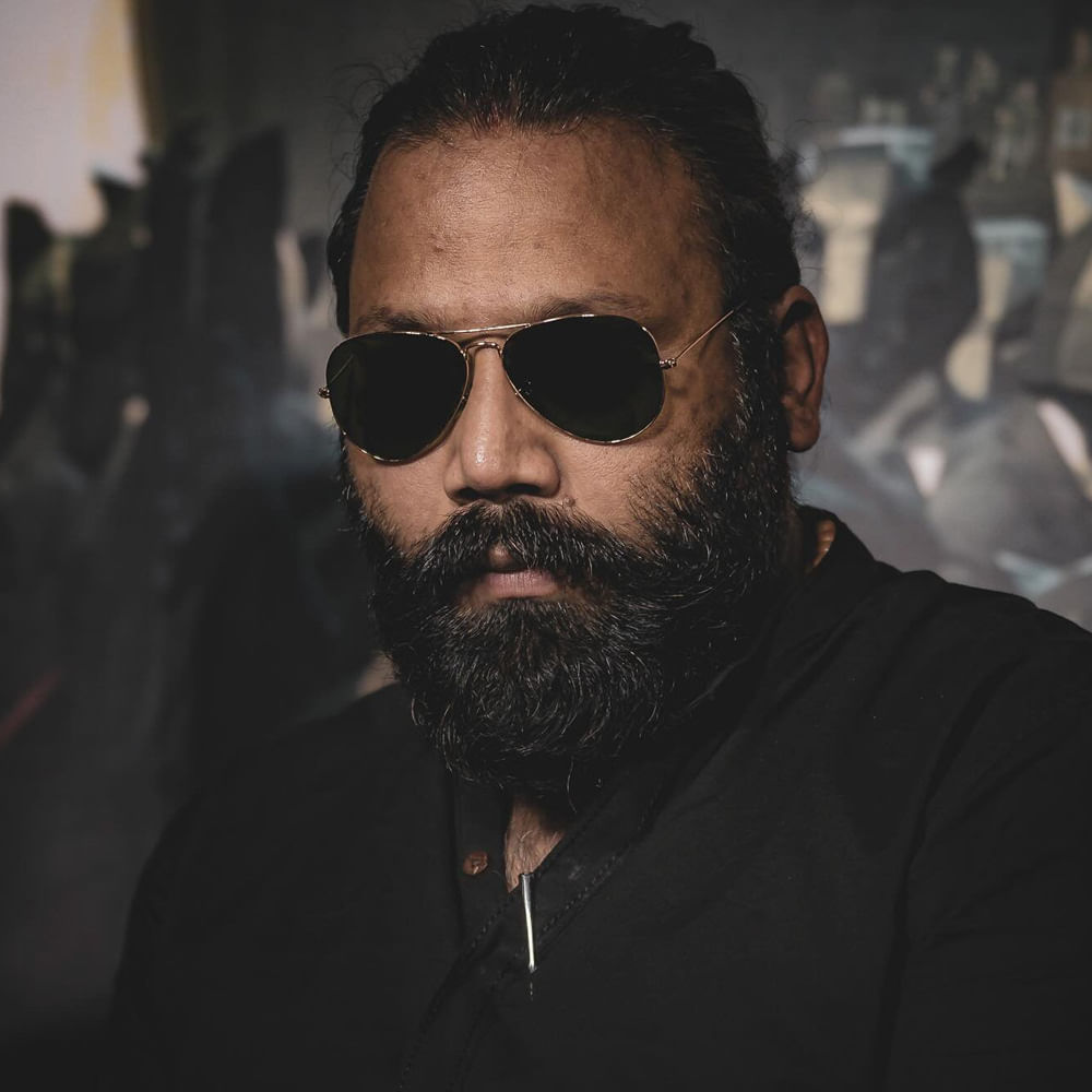 ముఖ్యంగా ప్రీ ప్రొడక్షన్‌ విషయంలో జక్కన్న ఫార్ములానే రిపీట్ చేస్తున్నారు. ప్రీ ప్రొడక్షన్‌ స్టేజ్‌లోనే మ్యాగ్జిమమ్‌ కేర్‌ తీసుకోవటంతో పాటు ప్రొడక్షన్‌ విషయంలోనూ పర్ఫాక్ట్ ప్లానింగ్‌తో రెడీ అవుతున్నారు. 