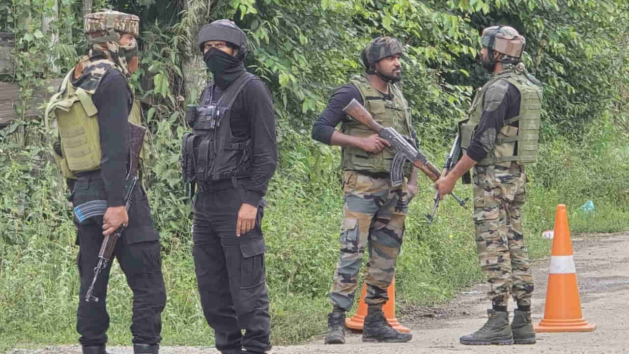 Jammu and kashmir: పూంచ్ సెక్టార్లో కొనసాగుతున్న ఎన్కౌంటర్.. ఇద్దరు ఉగ్రవాదులు హతం!