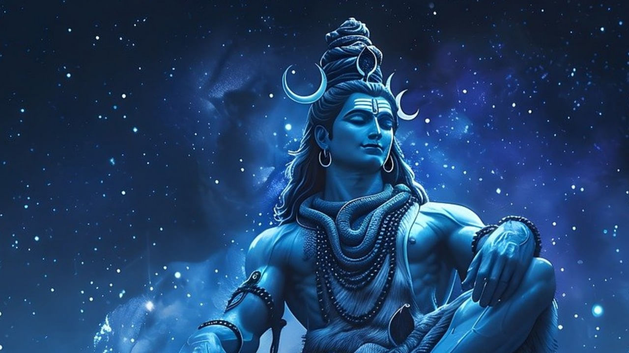 శ్రావణ మాసం వచ్చేస్తోంది. ఈ మాసంలో శివ భక్తులు నిష్టగా శివయ్యను కొలుచుకుంటారు. ఇక హిందూ సంప్రదాయాల ప్రకారం , ఈ పవిత్ర మాసంలో శివుడికి జలాభిషేకం, వంటివి చేయడం చాలా మంచిది. మరీ ముఖ్యంగా శివలింగానికి నీటిని సమర్పిస్తే ఆనందం, శ్రేయస్సు, ఎంతో పుణ్యం లభిస్తుందని నమ్ముతారు. కానీ శివుడికి జలాభిషేకం చేసినప్పుడు చాలా జాగ్రత్తగా ఉండాలంట. ఒక వేళ నియమాలను ఉల్లంఘించి జలాభిషేకం చేస్తే అది మహాపాపం అంట.