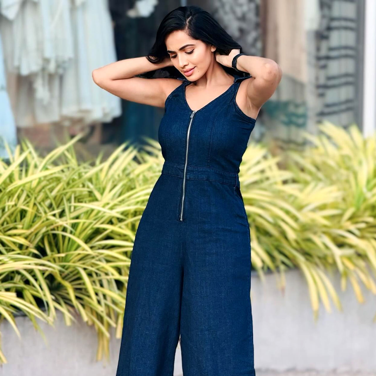 కన్నడ బ్యూటీ శోభా శెట్టి తెలుగు ఆడియెన్స్ కు కూడా బాగా పరిచయమే. ముఖ్యంగా బుల్లితెర ఆడియన్స్ ఫేవరెట్ సీరియల్ అయిన కార్తీక దీపంలో విలన్ మోనితగా నటించి ఆడియెన్స్ ను మెప్పించింది. అదే క్రేజ్ తో తెలుగు బిగ్ బాస్ సీజన్ 7 లో కంటెస్టెంట్ గా పాల్గొని అందరినీ ఆశ్చర్యపరిచింది.