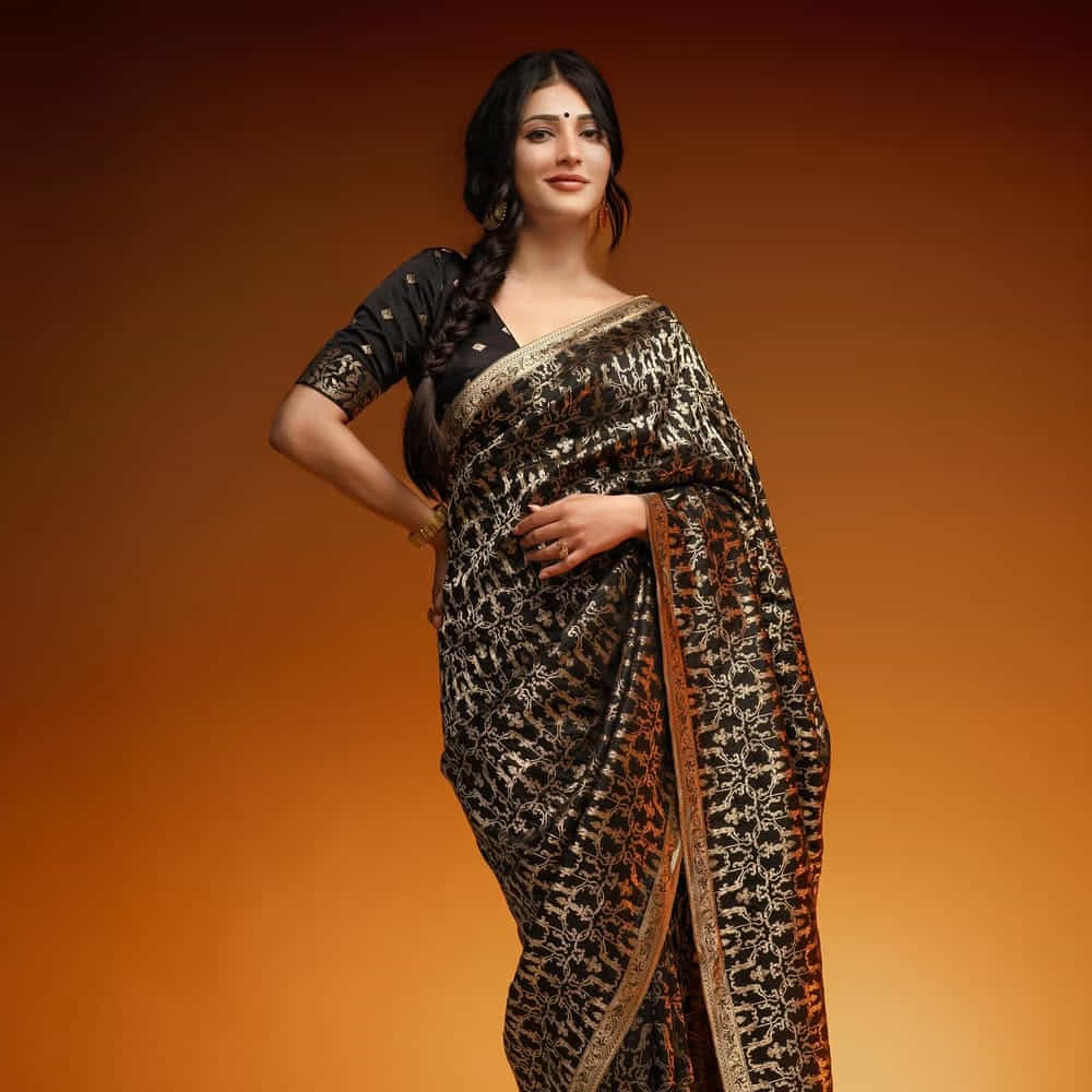 కొన్ని రోజులు సోషల్ మీడియాకు దూరంగా ఉండి నిశ్సబ్దాన్ని ఆస్వాదించాలనుకుంటున్నాను అంటూ పోస్ట్ చేసింది. అయితే ఈ నిర్ణయానికి గల కారణం తెలియరాలేదు. కానీ కొన్ని రోజుల క్రితం ఈ అమ్మడు ట్విట్టర్ ఖాతా హ్యాక్ అయిన సంగతి తెలిసిందే. తన అకౌంట్ ను రికవరీ చేసుకున్నట్లు వెల్లడించలేదు.