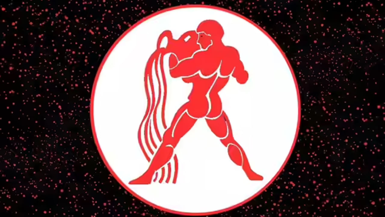 కుంభ రాశి :కుంభ రాశి వారికి శుక్ర సంచారం వలన  సమాజంలో మంచి గుర్తింపు లభిస్తుంది. అని పనుల్లో విజయం మీ సొంతం అవుతుంది. చాలా రోజుల నుంచి దూరప్రయాణాలు చేయాలి అనుకునే వారి కల నెరవేరుతుంది. విద్యార్థులకు, వ్యాపారస్తులకు కూడా అద్భుతంగా ఉంది. ముఖ్యంగా వ్యాపారస్తులు పెట్టుబడుల ద్వారా అనేక లాభాలు అందుకుంటారు. తమ కలను నెరవేర్చుకుంటారు. ఆనందంగా గడుపుతారు.