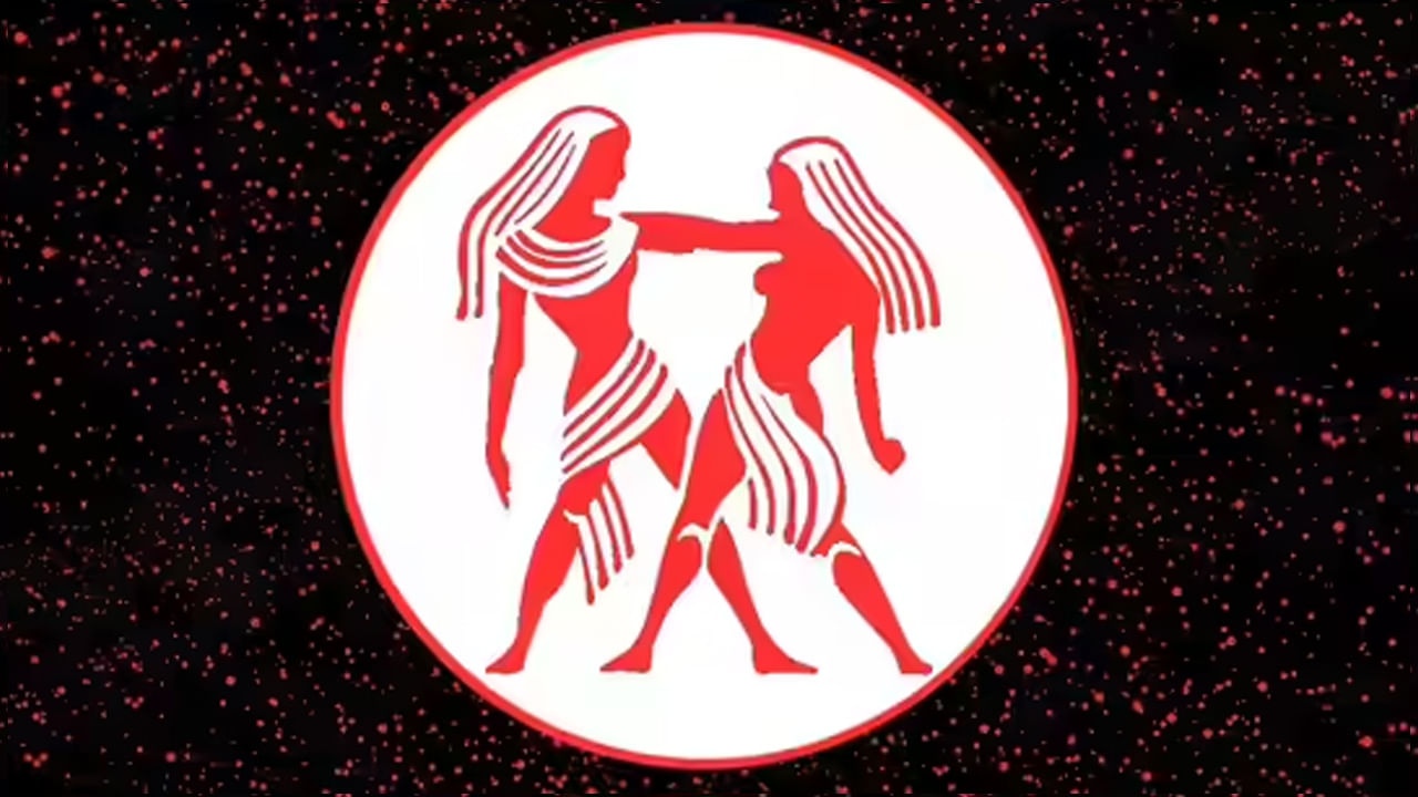 మిథున  రాశి : శుక్రుడు సంపద కారకుడు కాబట్టి, శుక్ర సంచారంతో మిథున రాశి వారికి సంపద పెరుగుతుంది. ఆర్థికంగా బాగుంటుంది. ఆరోగ్యం విషయంలో చింత అవసరం లేదు. వ్యాపారస్తులు పెట్టుబడుల ద్వారా అనేక లాభాలు పొందుతారు. రియలెస్టేట్ రంగంలో ఉన్నవారికి కూడా కలిసి వస్తుంది. 