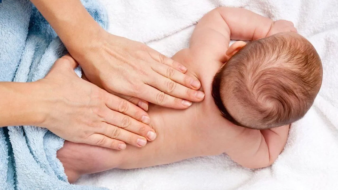 Skin Care: వర్షాకాలంలో పిల్లలకు స్కిన్ కేరింగ్ టిప్స్.. ఈ 4 నూనెలతో మసాజ్‌ చేస్తే ఆరోగ్యం, అందం..!