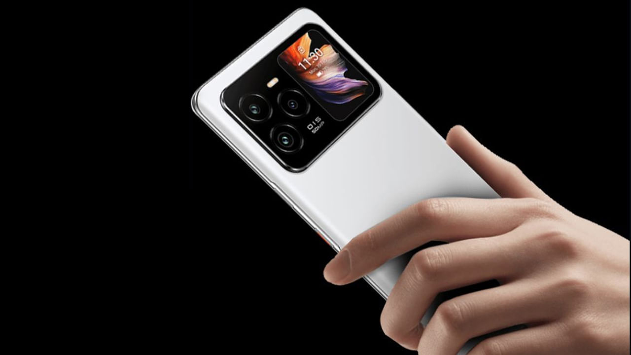 మంచి స్మార్ట్‌ ఫోన్ కోసం చూస్తున్నారా? అదిరిపోయే లుక్‌, సూపర్‌ స్మార్ట్‌ ఫీచర్స్‌, పైగా బడ్జెట్‌ ధరలో దొరికే కొన్ని ఫోన్స్‌ గురించి ఇప్పుడు తెలుసుకుందాం.. రూ.20,000 కంటే తక్కువ ధరలో వేగవంతమైన పనితీరు, మంచి కెమెరా, పెద్ద బ్యాటరీ, AMOLED స్క్రీన్‌ వంటి ఫీచర్లు ఉన్న ఫోన్లు కొన్ని ఉన్నాయి. ఈ జూలైలో ఇండియాలో రూ.20,000 లోపు ధరకు కొనుగోలు చేయగల ఉత్తమ 5G ఫోన్ల జాబితాలో CMF ఫోన్ 2 ప్రోచ మరో మూడు ఫోన్లు ఉన్నాయి. అవేంటో చూద్దాం.. 