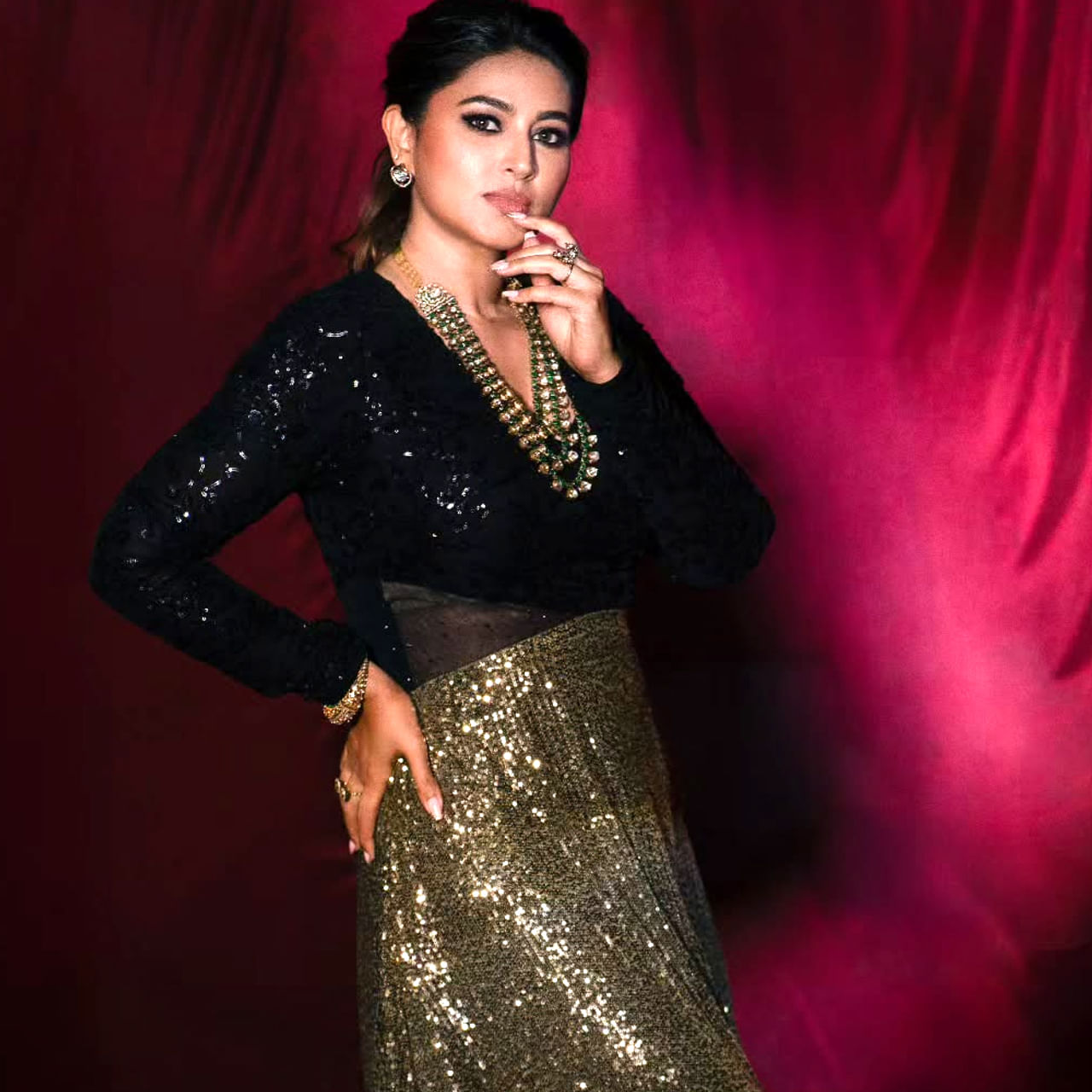 స్నేహ.. తెలుగు తమిళ్ భాషల్లో సినిమాలు చేసి ఎంతో మంది అభిమానులను సొంతం చేసుకుంది ఈ ముద్దుగుమ్మ. స్నేహను ఇష్టపడని వారు ఎవరూ ఉండరు అనడంలో అతిశయోక్తి లేదు. స్నేహ అసలు పేరు సుహాసిని. తెలుగులో ఈ భామ ఎన్నో సూపర్ హిట్ సినిమాల్లో నటించింది.