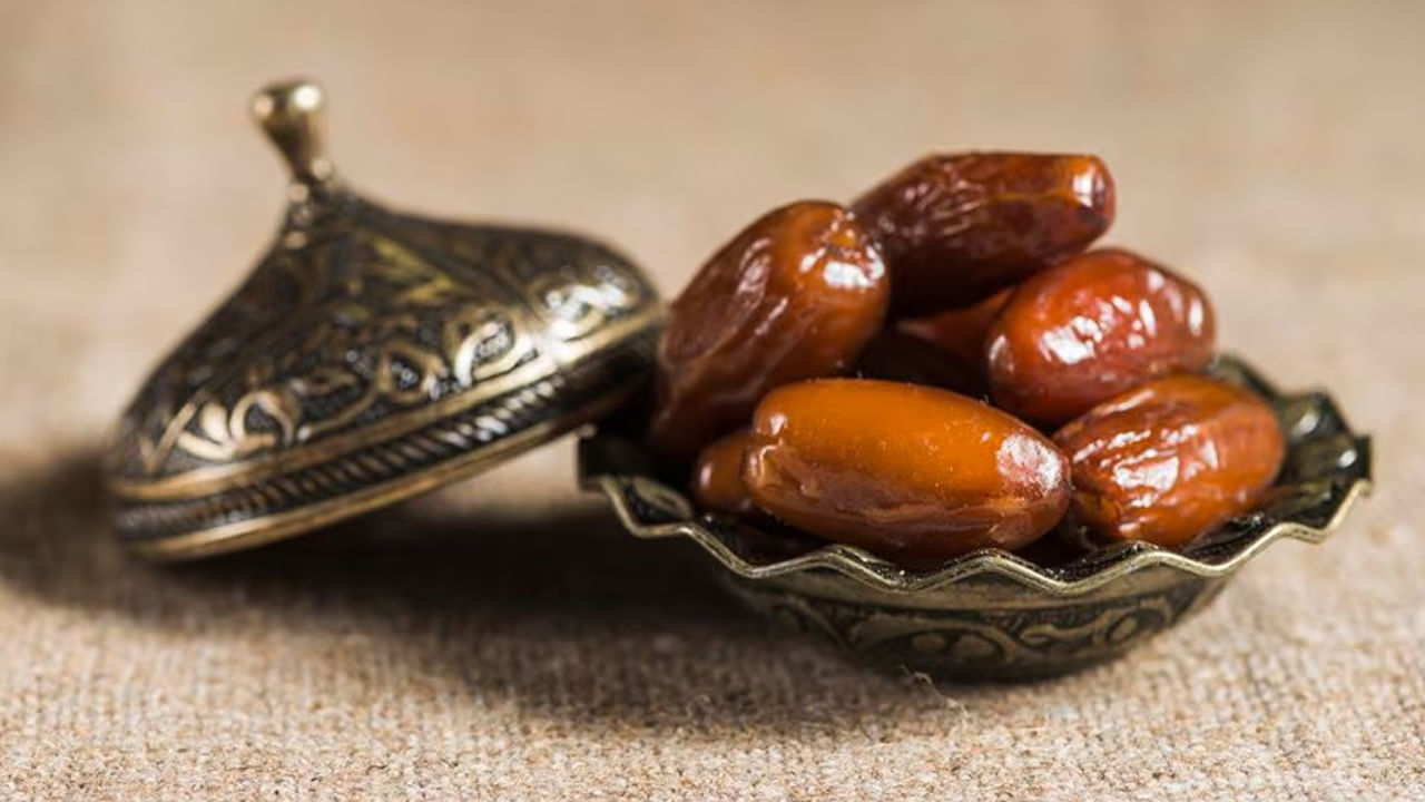 Soaked Dates: ఖర్జూరాలను ఇలా నానబెట్టి తింటే.. బంపర్ బెనిఫిట్స్..! తెలిస్తే వెంటనే మొదలుపెట్టేస్తారు..