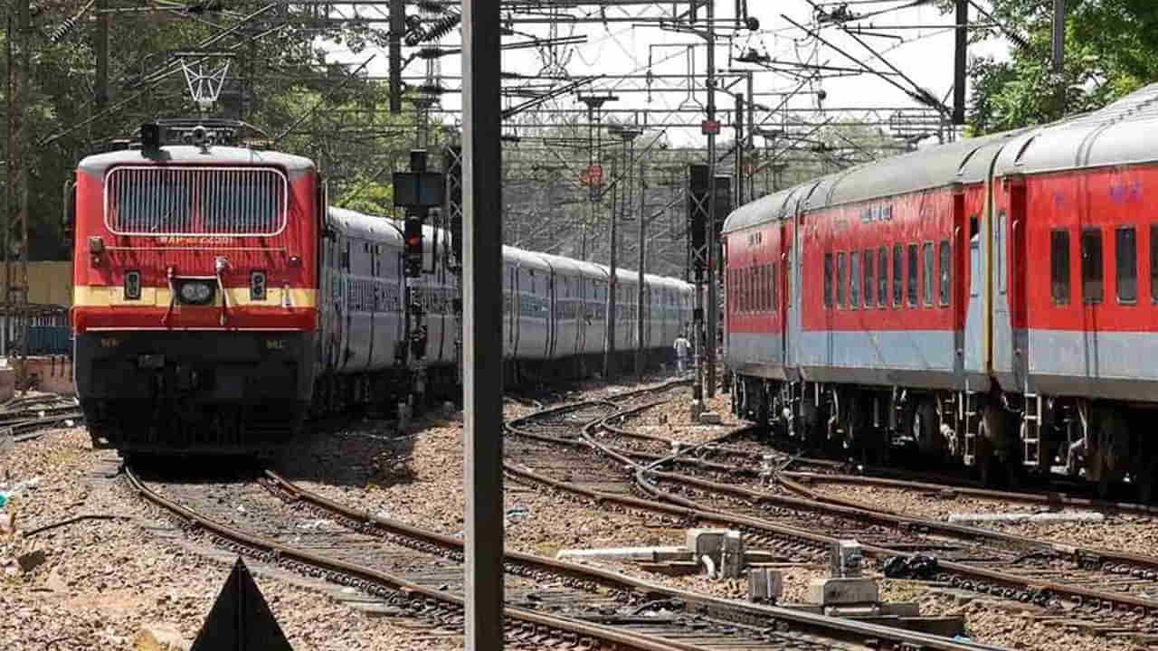Special trains: రైల్వే ప్రయాణికులకు గుడ్న్యూస్.. ఆ మార్గాల్లో 54 ప్రత్యేక రైళ్ల సేవలు పొడగింపు!