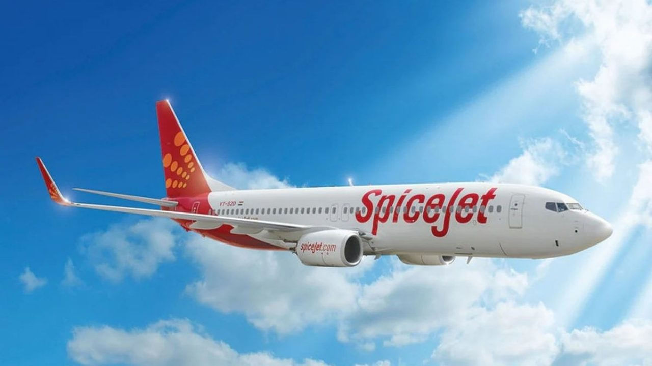 SpiceJet: చెన్నైలో ఫ్లైట్ ఎమర్జెన్సీ ల్యాండింగ్.. హైదరాబాద్కు టేకాఫ్ అయిన కొద్ది నిమిషాల్లోనే..