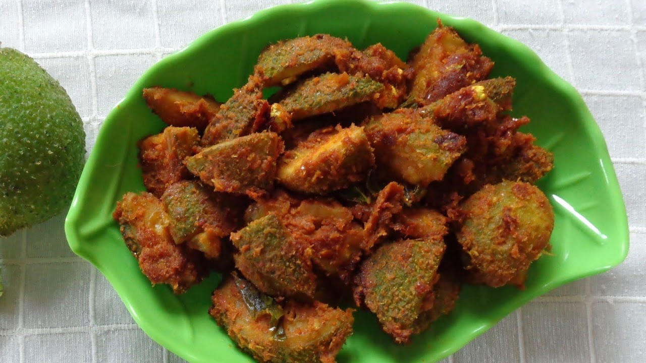 బోడకాకరలోని విటమిన్స్, అమైనో ఆమ్లాలు, ప్లేవనాయిడ్స్, పోటాషియం, ఫాస్పరస్ లాంటివి పుష్కలంగా లభిస్తాయి. డయాబెటిస్ ఉన్నవారు వర్షాకాలంలో దీన్ని తీసుకొంటే రక్తంలోని చక్కెర స్థాయిలు నియంత్రణలో ఉంటాయి. ఇందులో గ్లైసెమిక్ తక్కువగా ఉన్న కారణంగా మధుమేహులకు మేలు చేస్తుంది.