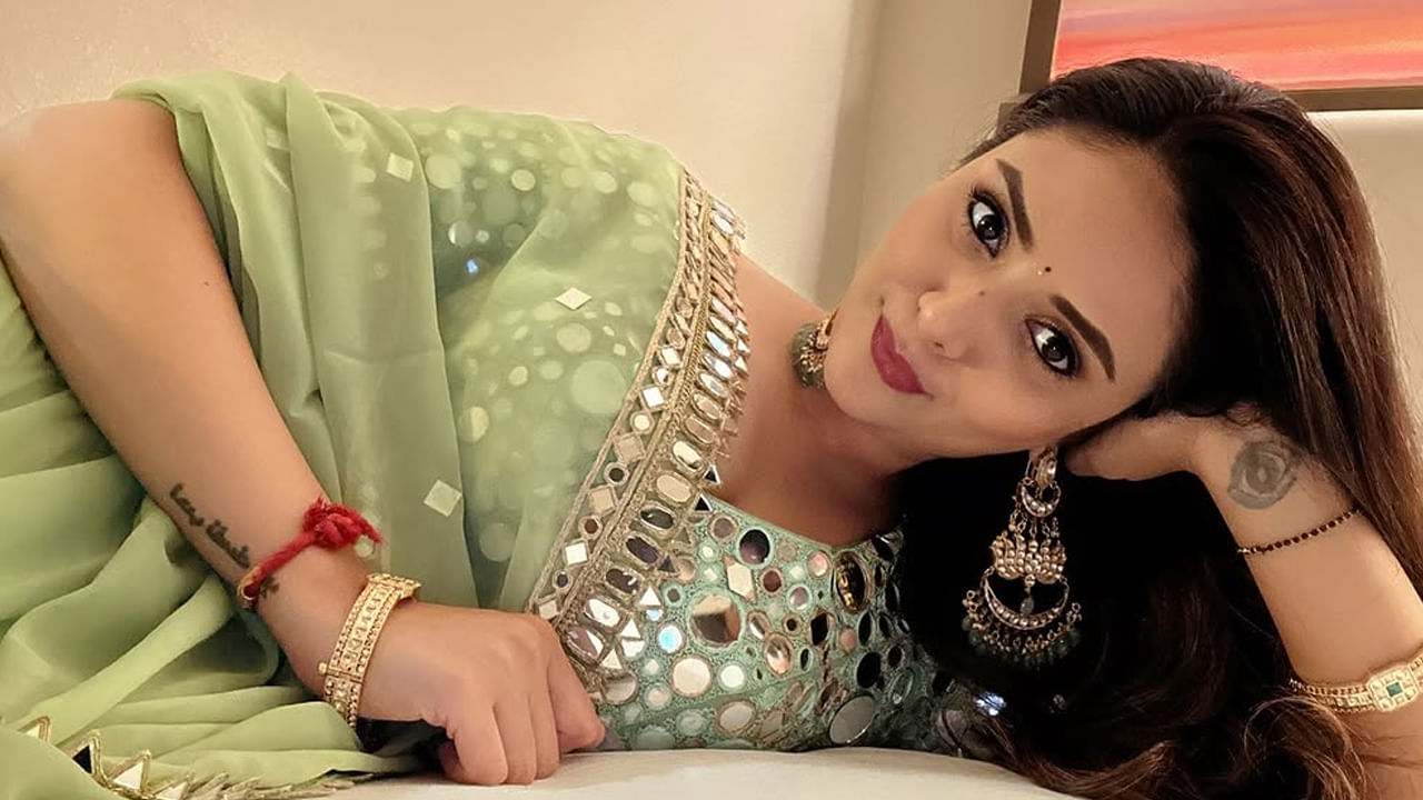 Sreemukhi 2