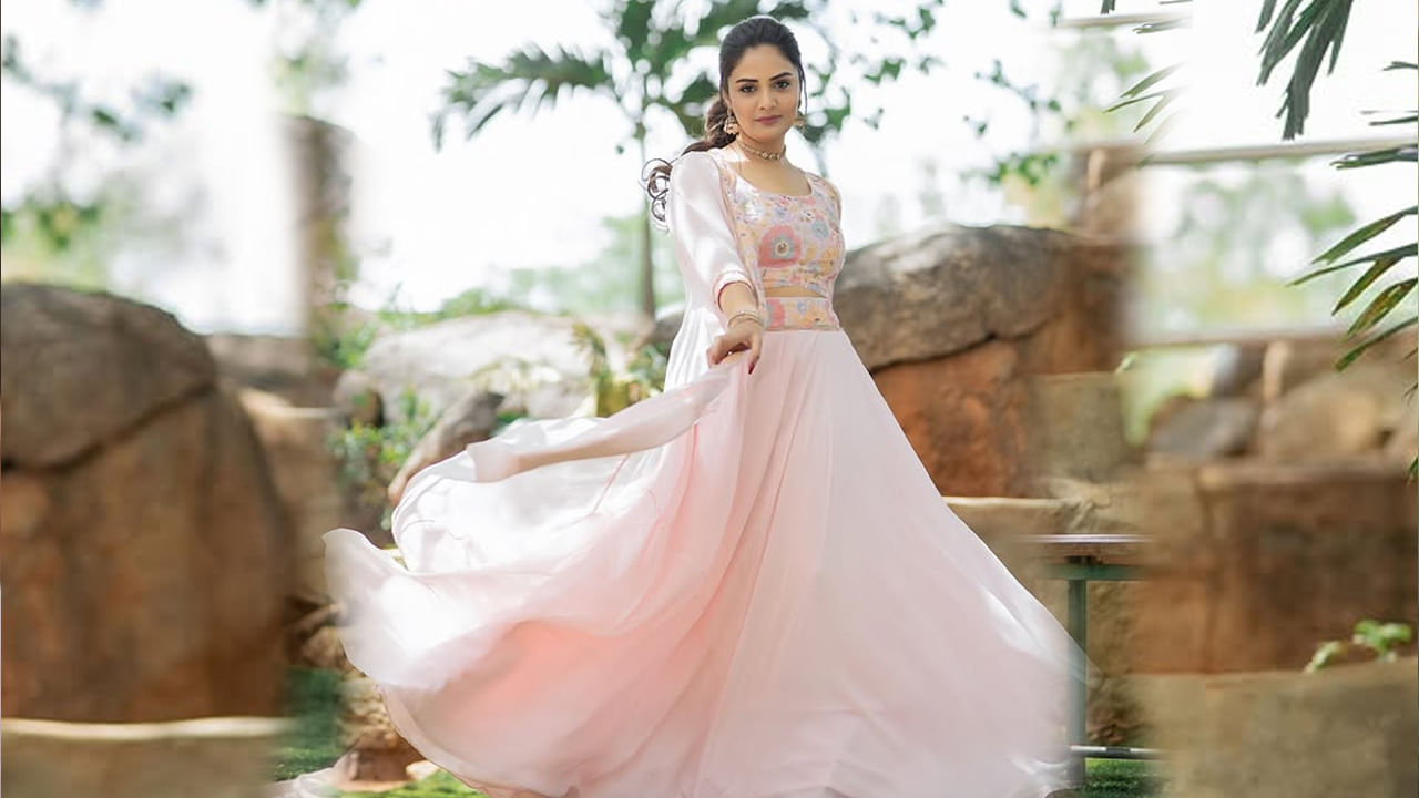 Sreemukhi3