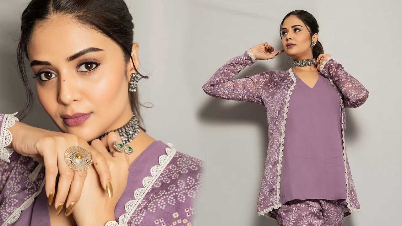 పటాస్ కామెడీ షోతో తెలుగు ప్రేక్షకులకు పరిచయమైన ఈ అమ్మడు, తన కామెడీ, పంచ్ డైలాగ్స్, అల్లరితో మంచి గుర్తింపు తెచ్చుకుంది. ముఖ్యంగా షోలలో ఈ బ్యూటీ చేసే అల్లరి అందరి మనసుకు హాయినిస్తుంది. తన దైన తీరులో కామెడీ పండిస్తూ అందరినీ ఆకట్టుకుంటుంది.