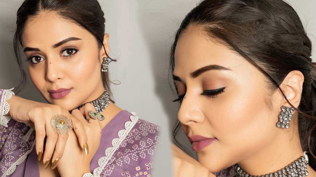 ముఖ్యంగా బిగ్ బాస్ కు వెళ్లి తన వాయిస్, ఆట తీరుతో తెలుగు ప్రేక్షకుల హృదయాలను గెలుచుకొని రన్నర్ గా నిలిచిన విషయం తెలిసిందే. బిగ్ బాస్ కు వెళ్లి వచ్చిన తర్వాత ఈ అమ్మడుకు మరింత పాపులారిటీ వచ్చిందనడంలో అతిశయోక్తి లేదు.