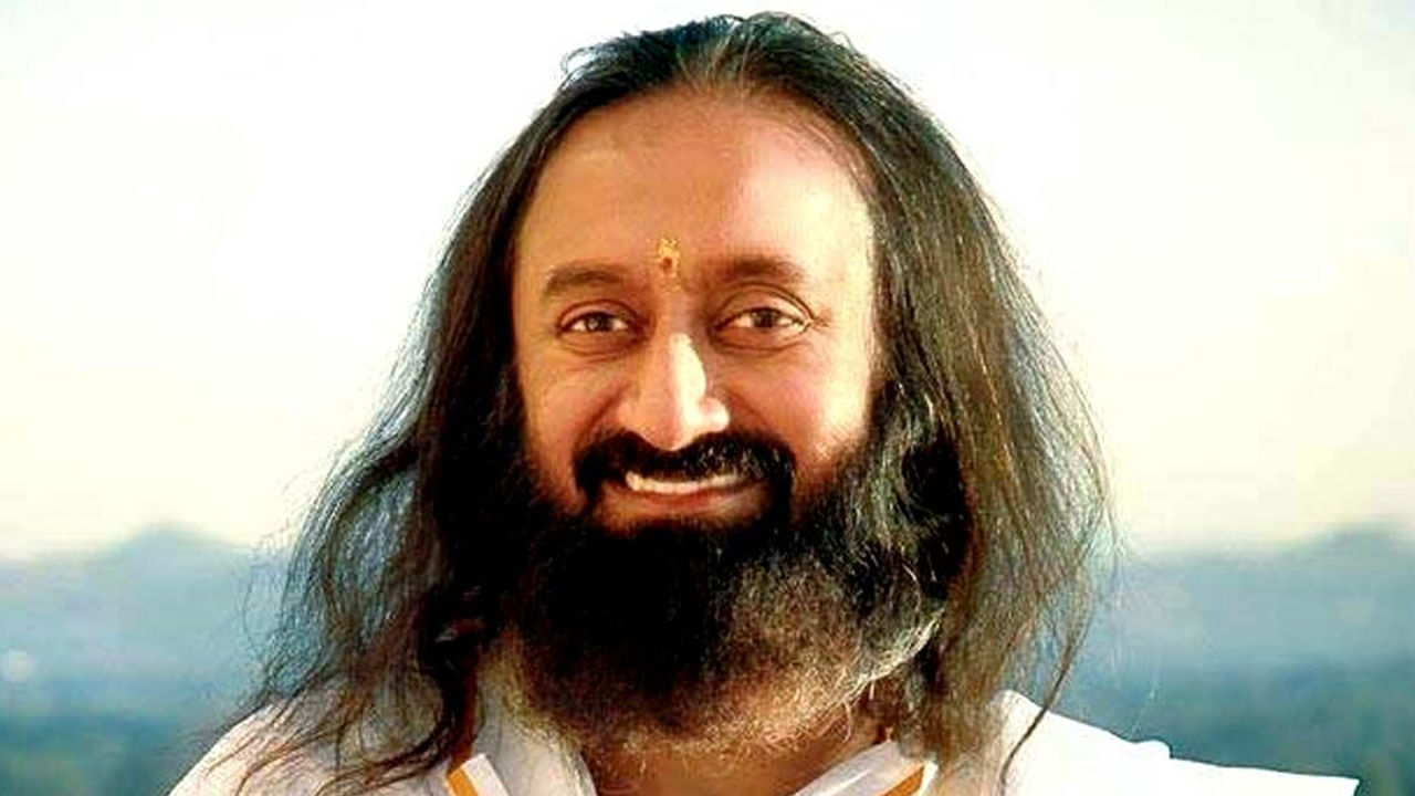 Sri Sri Ravi Shankar Biopic: రవిశంకర్ గురూజీ బయోపిక్లో ఆ స్టార్ హీరో.. సినిమా రిలీజ్ ఎప్పుడంటే?
