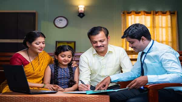 SSY calculator: సుకన్య యోజనతో బాలికలకు భరోసా..మెచ్యూరిటీ సొమ్మును లెక్కింపు కీలకం