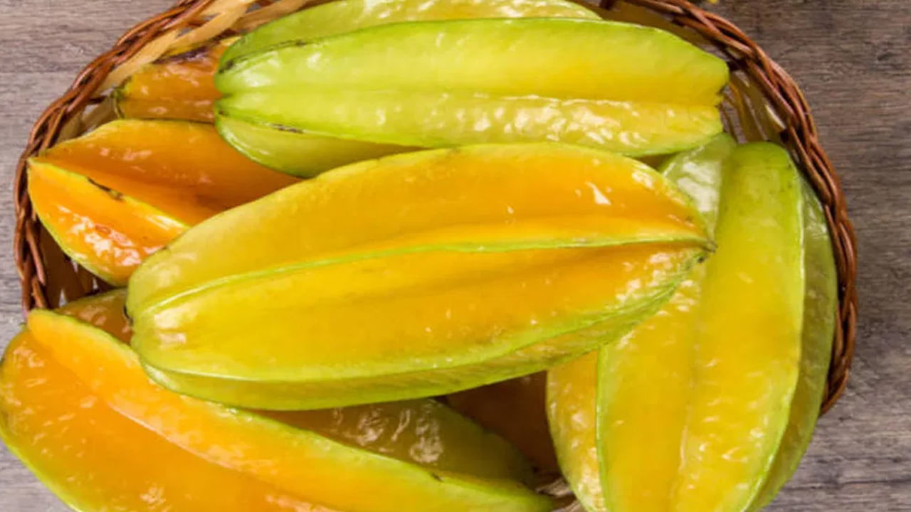 వెయిట్‌ లాస్‌ జర్నీలో ఉన్నవారు ఈ పండు తింటే మంచిది. ఫైబర్‌ పుష్కలంగా ఉంటుంది. బరువు తగ్గాలనుకునేవారు వారికి మంచిదని నిపుణులు సూచిస్తున్నారు. దీనిలోని ఫైబర్‌ ఎక్కువ సేపు నిండుగా ఉంచుతుంది. జీవక్రియను వేగవంతం చేస్తుంది. ఇది ఎక్కువ కేలరీలను బర్న్‌ చేస్తుంది. ఫలితంగా బరువు కంట్రోల్‌లో ఉంటుంది.