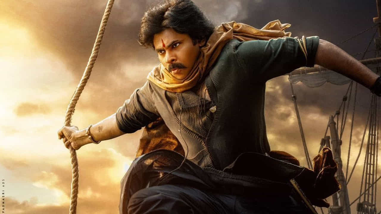 పవన్‌ సినిమాలకు కూడా ఈ లీకుల బెడద తప్పటం లేదు. హరి హర వీరమల్లు సినిమాలో పవన్‌ లుక్‌, అఫీషియల్ రిలీజ్‌ కన్నా ముందే రివీల్ అయ్యింది. ఓజీ ముంబై షెడ్యూల్‌కు సంబంధించిన క్లిప్స్ సోషల్ మీడియాలో ట్రెండ్ అయ్యాయి. రీసెంట్‌గా ఉస్తాద్ భగత్‌ సింగ్‌ షూటింగ్‌కు సంబంధించిన వీడియో కూడా లీక్ అయ్యింది.