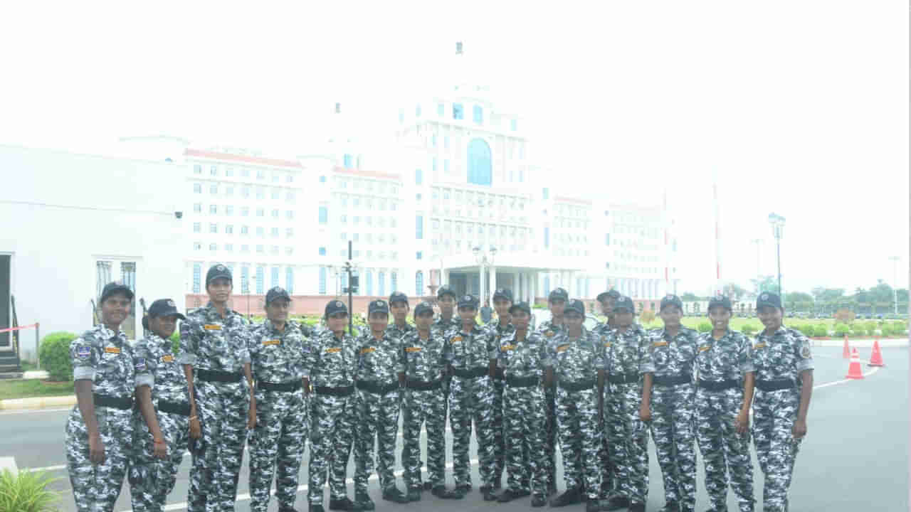 హైదరాబాద్ వీధుల్లో గస్తీ కోసం శివంగులు... నయా డ్రెస్, స్పెషల్ ట్రైనింగ్..