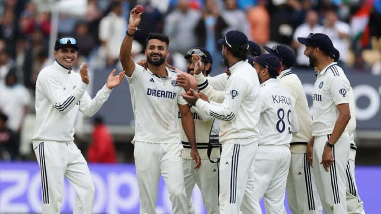 ఇక గిల్‌ కెప్టెన్సీలోని టీమిండియా మరో కొత్త రికార్డును సాధించింది. అదేంటంటే.. SENA(సౌతాఫ్రికా, ఇంగ్లాండ్‌, న్యూజిలాండ్‌, ఆస్ట్రేలియా) దేశాల్లో 30 టెస్టు విజయాలను ఈ గెలుపుతో పూర్తి చేసుకుంది. ఇలా సెనా దేశాల్లో 30 టెస్టు మ్యాచ్‌లు గెలిచిన మొట్టమొదటి ఆసియా టీమ్‌గా భారత్‌ కొత్త చరిత్ర సృష్టించింది. 