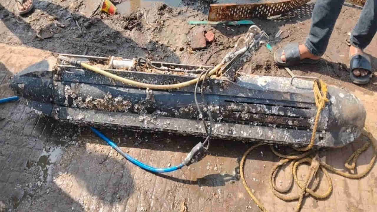 Andhra: గంగమ్మ తల్లికి మొక్కి వల వేసిన జాలరి.. బరువెక్కడంతో పైకి లాగి చూడగా ఆశ్చర్యం