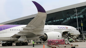 Thai Airlines: థాయ్ విమానానికి తృటిలో పెను ప్రమాదం తప్పిందా?.. Thai Airlines: థాయ్ విమానానికి తృటిలో పెను ప్రమాదం తప్పిందా?..