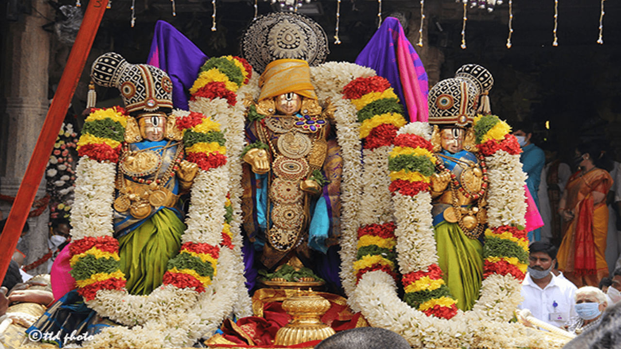 Tirumala: శ్రీవారి భక్తులకు అలెర్ట్.. బ్రహ్మోత్సవాల డేట్ వచ్చేసింది.. బ్రేక్ దర్శనాల సహా పలు దర్శనాలు రద్దు.. గరుడ వాహన సేవ ఎప్పుడంటే..