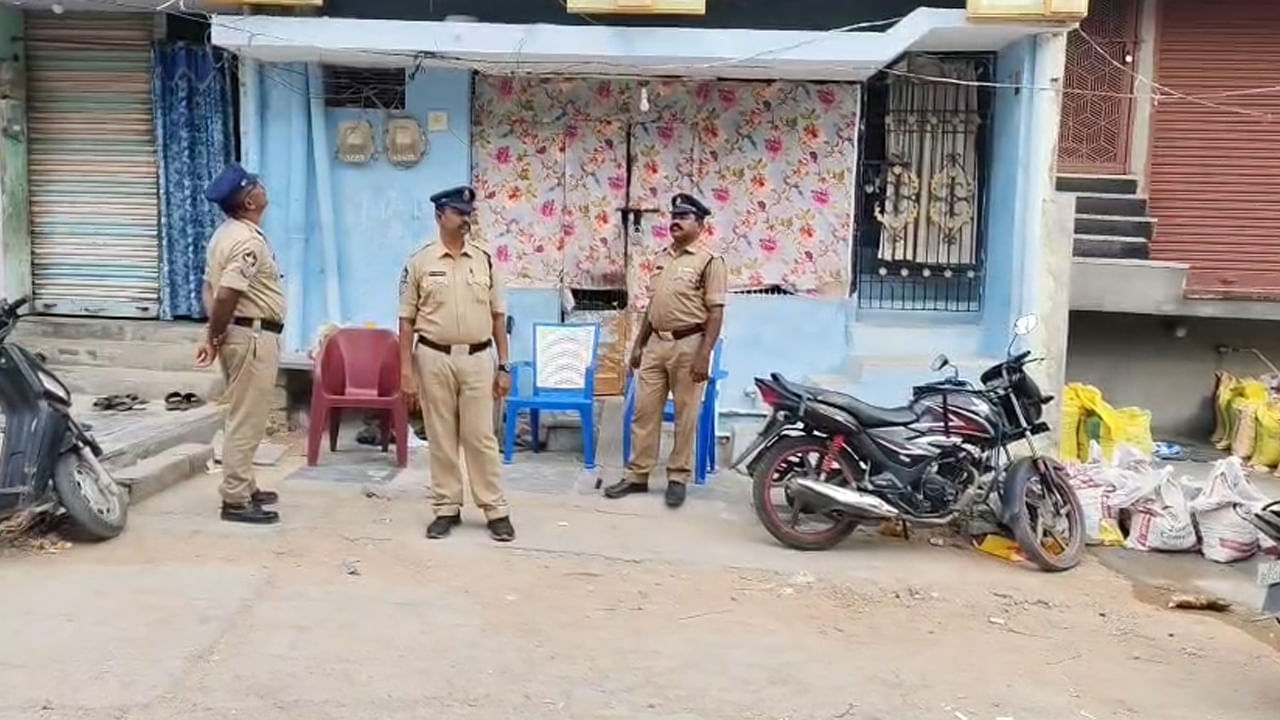 Andhra News: రాయచోటిలో మోస్ట్ వాంటెడ్ ఉగ్రవాల అరెస్ట్.. ఇళ్లలో ఉన్న వాటిని చూసి కంగుతిన్న పోలీసులు..