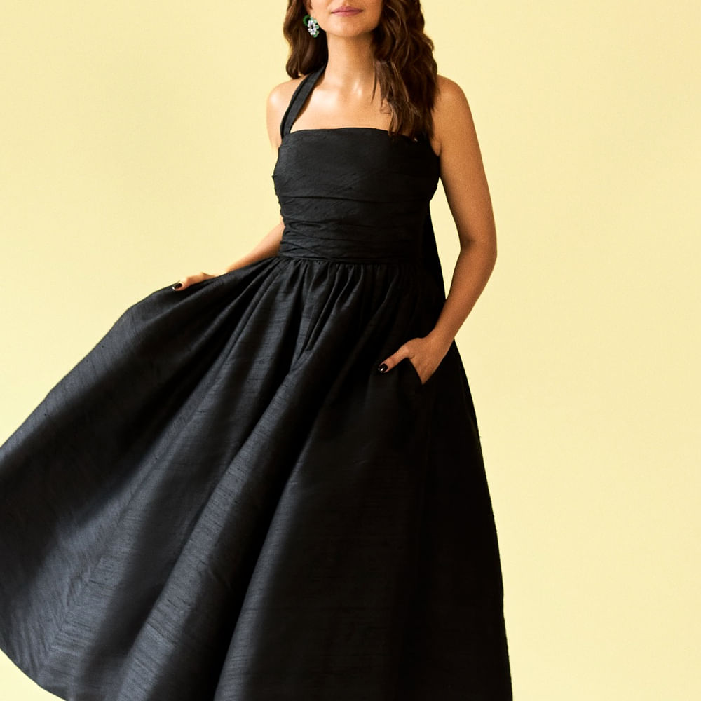 అయితే ఓ స్టార్ హీరోయిన్ కూడా డిప్రషన్ కారణంగా సూసైడ్ చేసుకుందామనుకున్నా అని తెలిపింది. ఆమె చేసిన కామెంట్స్ ఇప్పుడు అభిమానులను షాక్ కు గురి చేస్తున్నాయి. ఇంతకూ ఆ స్టార్ హీరోయిన్ ఎవరు.? ఆమెను చనిపోయే అంత సమస్య ఏమొచ్చింది.? వరుస ఆఫర్స్ తో దూసుకుపోతున్న ఆ హీరోయిన్  డిప్రషన్ కు ఎందుకు గురైందో చూద్దాం.!