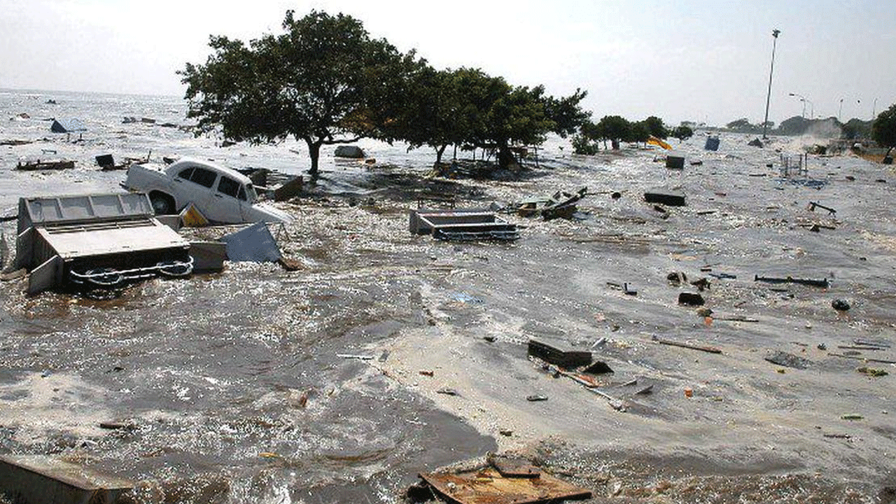 Tsunami: రష్యా, జపాన్‌ను వణికించిన భారీ సునామీ.. భారత్‌కు తప్పిన ముప్పు.!