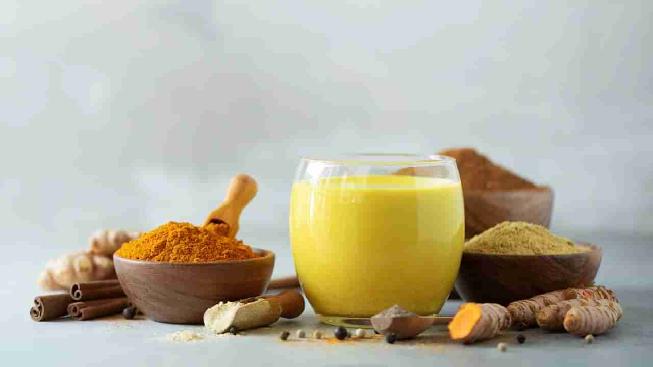 రాత్రి ఈ గోల్డెన్ డ్రింక్ తీసుకుంటే చాలు.. మస్తు హాయిగా పడుకుంటారు..!