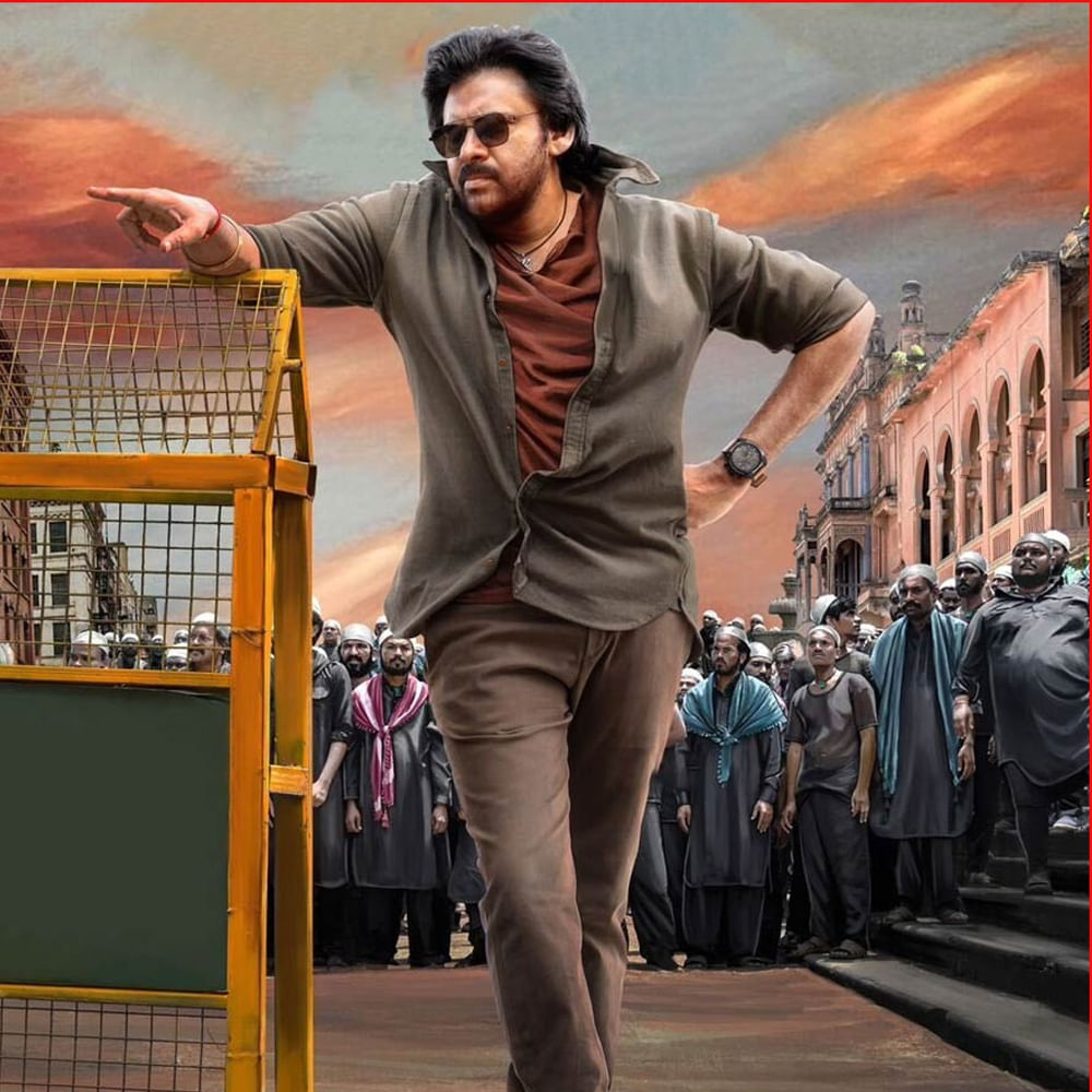 పవన్ కళ్యాణ్ , హరీష్ శంకర్ కాంబోలో వస్తున్న సినిమా ఉస్తాద్ భగత్ సింగ్. ప్రస్తుతం ఈ ఈ సినిమా అప్డేట్స్ కోసం ఫ్యాన్స్ ఎంతో ఆసక్తిగా ఎదురుచూస్తున్నారు. అయితే ఇందులో శ్రీలీల కథానాయికగా నటిస్తుంది. తాజాగా మరో హీరోయిన్ సైతం ఈ మూవీలో భాగమైనట్లు మేకర్స్ ప్రకటించారు. 