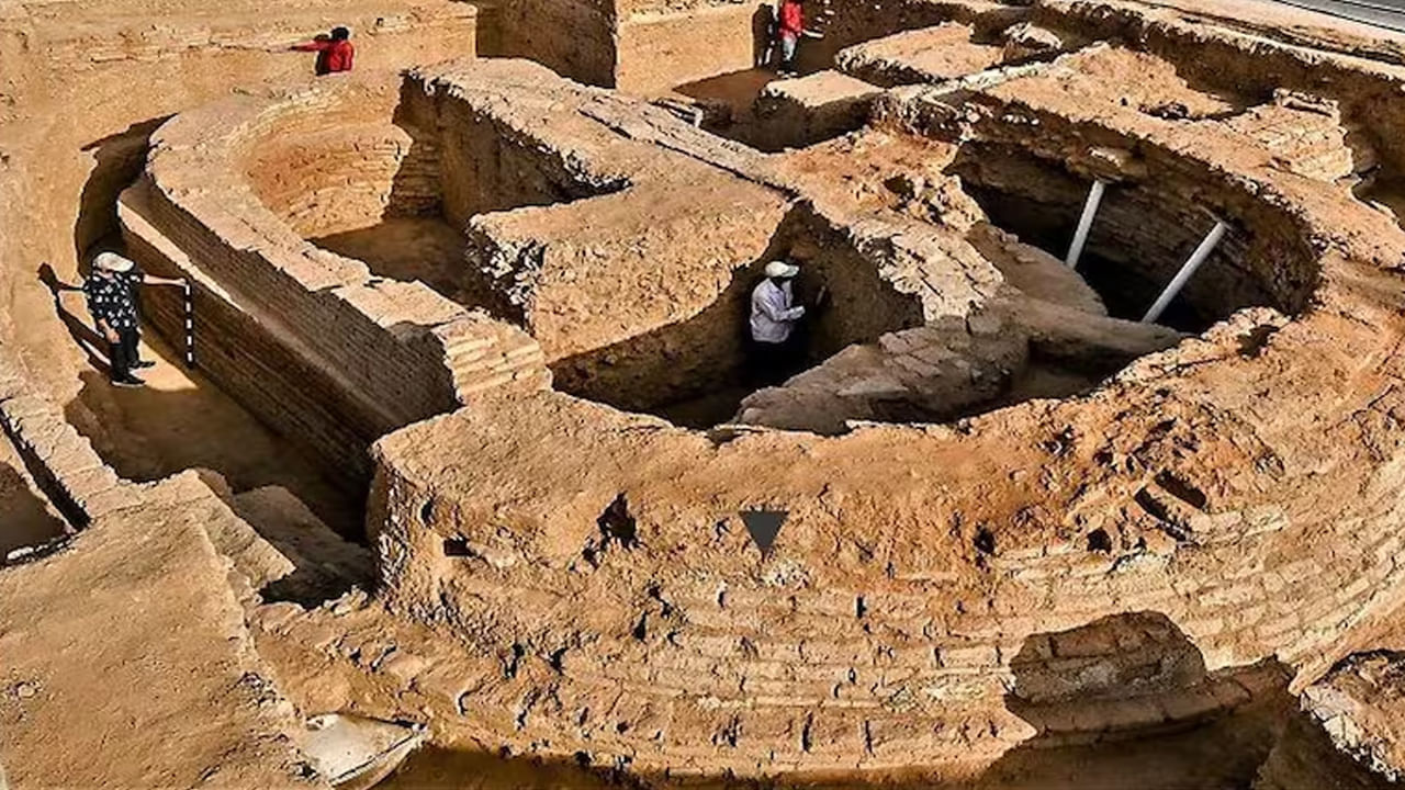 PM Modi: మోదీ సొంత గ్రామంలో అరుదైన నాణేలు లభ్యం.. గ్రీకు చక్రవర్తి కాలం నాటి..