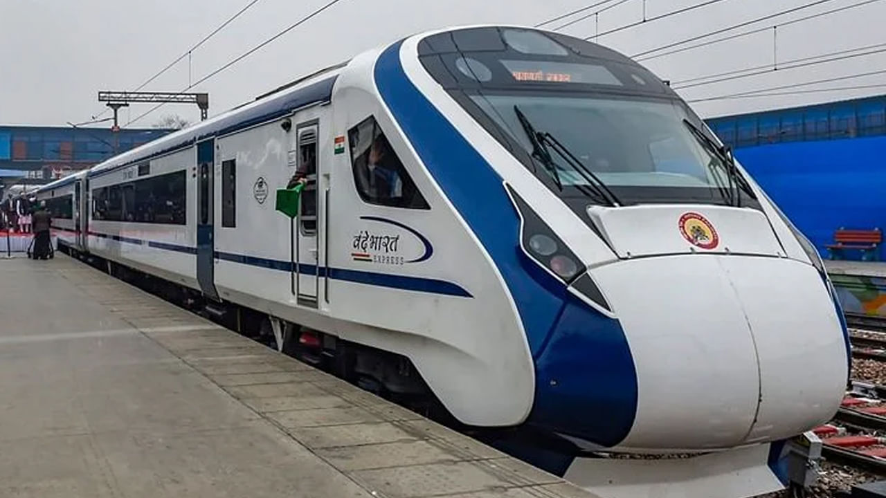 Vande Bharat Express: హైదరాబాద్ - బెంగళూరు మధ్య ప్రయాణించే వారికి గుడ్ న్యూస్.. పూర్తి వివరాలు ఇదిగో..