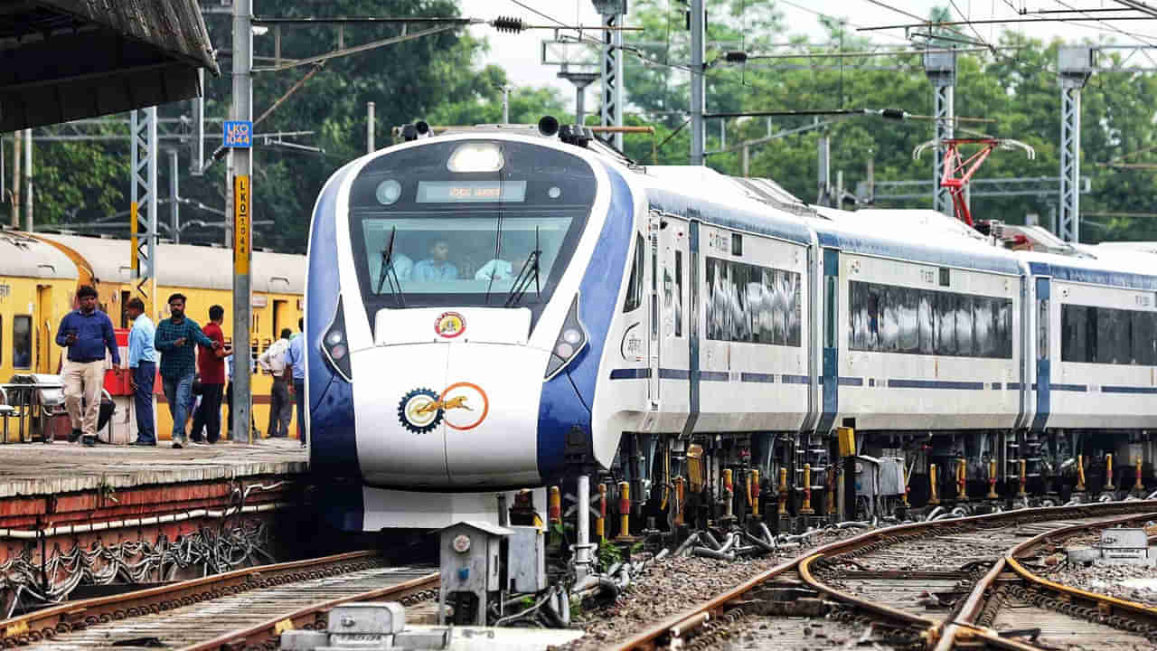 Vande Bharat: వందేభారత్‌ ప్రయాణికులకు గుడ్‌ న్యూస్‌.. ఆ రూట్‌లో స్టాప్‌లపై రైల్వే శాఖ కీలక నిర్ణయం!