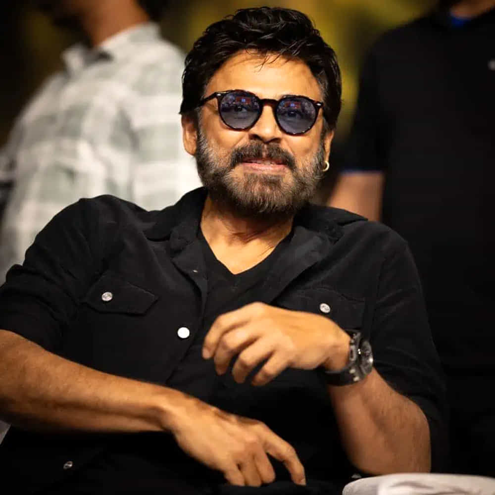 ఇదిలా ఉంటే డిఫరెంట్ కథలను ఎంచుకొని సినిమాలు చేస్తుంటారు వెంకటేష్. ఎప్పటికప్పుడు ఫ్రెష్ కంటెంట్ తో ఆడియన్స్ ను అలరిస్తూ ఉంటారు. ఇక వెంకటేష్ చేసిన సినిమాల్లో ప్రేక్షకులను కట్టిపడేసిన సినిమా దృష్టం.  మలయాళంలో తెరకెక్కిన ఈ సినిమా తెలుగులో వెంకటేష్ రీమేక్ చేశారు.