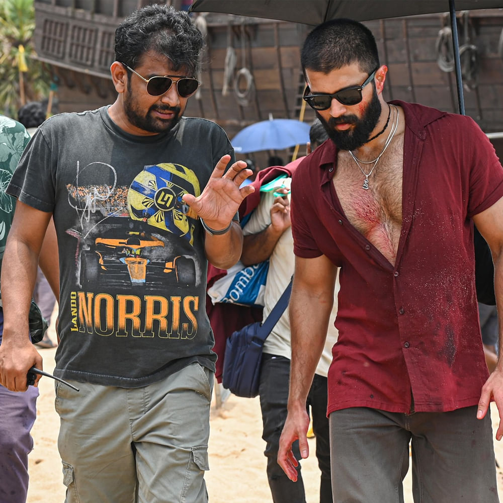 కింగ్ డమ్ సినిమా విజయ్ కెరీర్ లో మైల్ స్టోన్ గా నిలుస్తుందని అన్నారు సంగీత దర్శకుడు అనిరుధ్ రవిచందర్. ఈ సినిమాకు ఆయన సంగీతం అందిస్తుండగా.. ఇదివరకు విడుదలైన పాటలు ఆకట్టుకున్నాయి. ‘కింగ్డమ్’ కథ చాలా బలంగా, అద్భుతంగా ఉందని ట్రైలర్ తో స్పష్టమైంది.