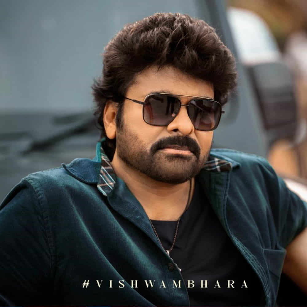 జగదేకవీరుడు అతిలోకసుందరి, అంజి తర్వాత చిరంజీవి చేస్తున్న సోషియో ఫాంటసీ కావడంతో.. భారీ అంచనాల మధ్య మొదలైంది విశ్వంభర. షూటింగ్ కూడా చాలా త్వరగా పూర్తి చేసారు వశిష్ట. సంక్రాంతికి కలుద్దాం అని చెప్పారు. కానీ గేమ్ ఛేంజర్ కోసం పోస్ట్ పోన్ చేసారు. సంక్రాంతి వెళ్లి ఆర్నెళ్లైనా ఇంకా విశ్వంభర ఊసే లేదు.. గ్రాఫిక్స్ కారణంగా ఈ సినిమా ఆలస్యమవుతూ వస్తుంది. 