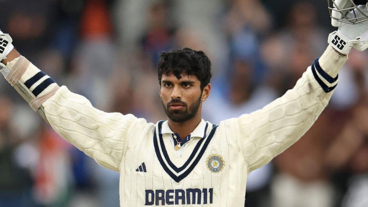 ఓల్డ్ ట్రాఫోర్డ్‌లోని మాంచెస్టర్ క్రికెట్ గ్రౌండ్‌లో జరిగిన ఈ మ్యాచ్‌లో ఇంగ్లాండ్ తొలి ఇన్నింగ్స్‌లో భారీ స్కోరు సాధించి భారత్‌ను ఒత్తిడిలోకి నెట్టింది. భారత్ తొలి ఇన్నింగ్స్‌లో తక్కువ స్కోరుకే ఆలౌట్ కావడంతో, రెండో ఇన్నింగ్స్‌లో భారత జట్టుపై భారీ ఒత్తిడి నెలకొంది. ఈ దశలో యువ కెప్టెన్ శుభ్‌మన్ గిల్ అద్భుత శతకంతో పాటు, రవీంద్ర జడేజా, వాషింగ్టన్ సుందర్ అద్భుత భాగస్వామ్యంతో భారత జట్టు పరాజయాన్ని తప్పించుకుని మ్యాచ్‌ను డ్రాగా ముగించింది.