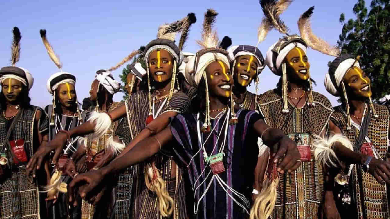 ఇదెక్కడి ఆచారం మావ.! పెళ్లి కావాలంటే మగాళ్లు అలా చేయాల్సిందేనట.. ఎక్కడంటే