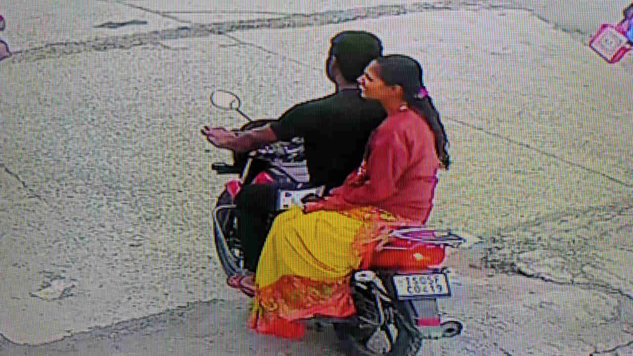 Telangana: కన్నబిడ్డను బస్టాండ్లో వదలేసి.. ప్రియుడితో వివాహిత జంప్