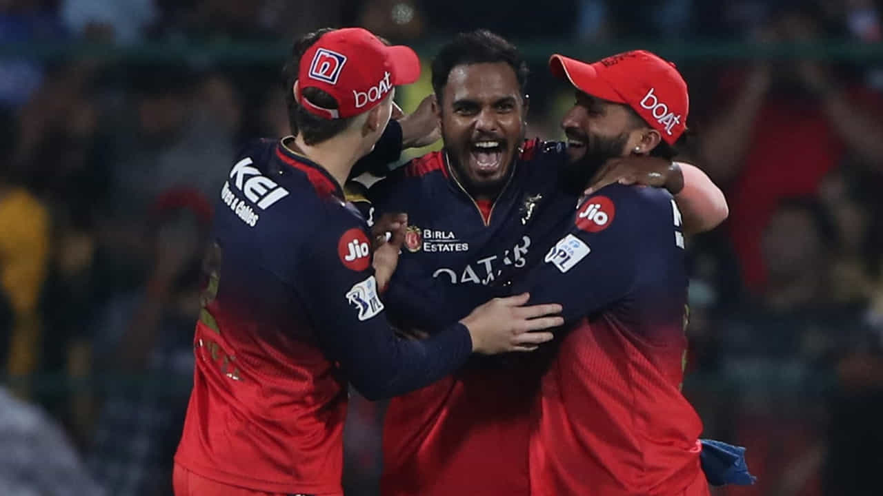 తాను యశ్ దయాల్‌తో దిగిన ఫొటోలు, చాట్‌లు, వీడియో కాల్ రికార్డులు వంటి ఆధారాలను కూడా పోలీసులకు సమర్పించినట్లు ఆమె వెల్లడించింది. అంతేకాకుండా, యశ్ దయాల్ తమ సంబంధంలో ఉన్నప్పుడు ఇతర మహిళలతో కూడా సంబంధాలు పెట్టుకున్నాడని ఆరోపించింది. గతంలో జూన్ 14, 2025న మహిళా హెల్ప్‌లైన్‌కు ఫిర్యాదు చేసినా ఎలాంటి చర్యలు తీసుకోలేదని కూడా బాధితురాలు వాపోయింది.