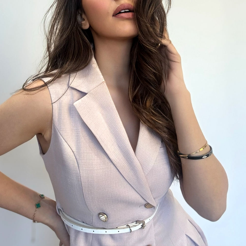 నిన్నమొన్నటివరకు కనిపించిన చాలా మంది హీరోయిన్స్ ఇప్పుడు కనబడుటలేదు. కొంతమంది పెళ్లి చేసుకొని సినిమాలకు గుడ్ బై చేస్తున్నారు. సినిమాలకు దూరంగా ఫ్యామిలీతో గడిపేస్తున్నారు. వరుస సినిమాతో హీరోయిన్స్ గా అలరించిన చాలా మంది భామలు ఇప్పుడు సినిమాలకు గ్యాప్ ఇచ్చారు.