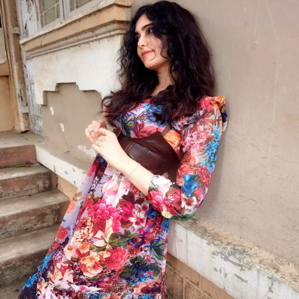 ఫ్లాప్స్ తో పాటు భారీ హిట్స్ కూడా అందుకుంది. కానీ అనుకున్నంత గుర్తింపు సాధించలేకపోయింది. ఇంటర్ తో చదువు ఆపేసి సినిమాల్లోకి ఎంటర్ అయ్యింది. తెలుగులో తొలి సినిమాలో తన అందంతో మంచి మార్కులు కొట్టేసింది ఈ బ్యూటీ. అదా శర్మ మల్టీ ట్యాలెంటెడ్.