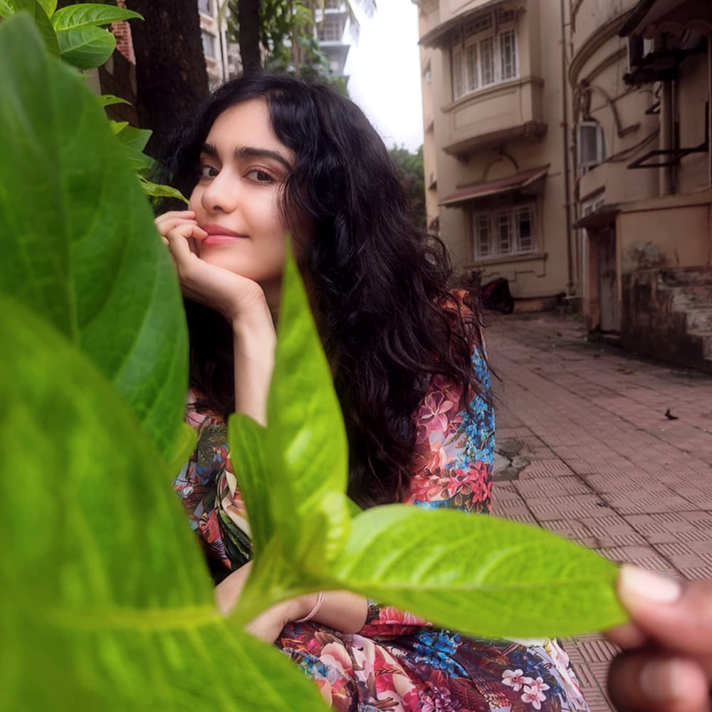 ఆతర్వాత వరుసగా తెలుగులో సినిమాలు చేసింది. ఆతర్వాత సెకండ్ హీరోయిన్ గా కొన్ని సినిమాలు చేసింది. ఆతర్వాత బాలీవుడ్ కు చెక్కేసింది. అక్కడ లేడీ ఓరియేంటేడ్ సినిమాలతో పాపులర్ అయ్యింది ఈ భామ. అదా శర్మ నటించిన కేరళ స్టోరీ సినిమా భారీ హిట్ గా నిలిచింది. 