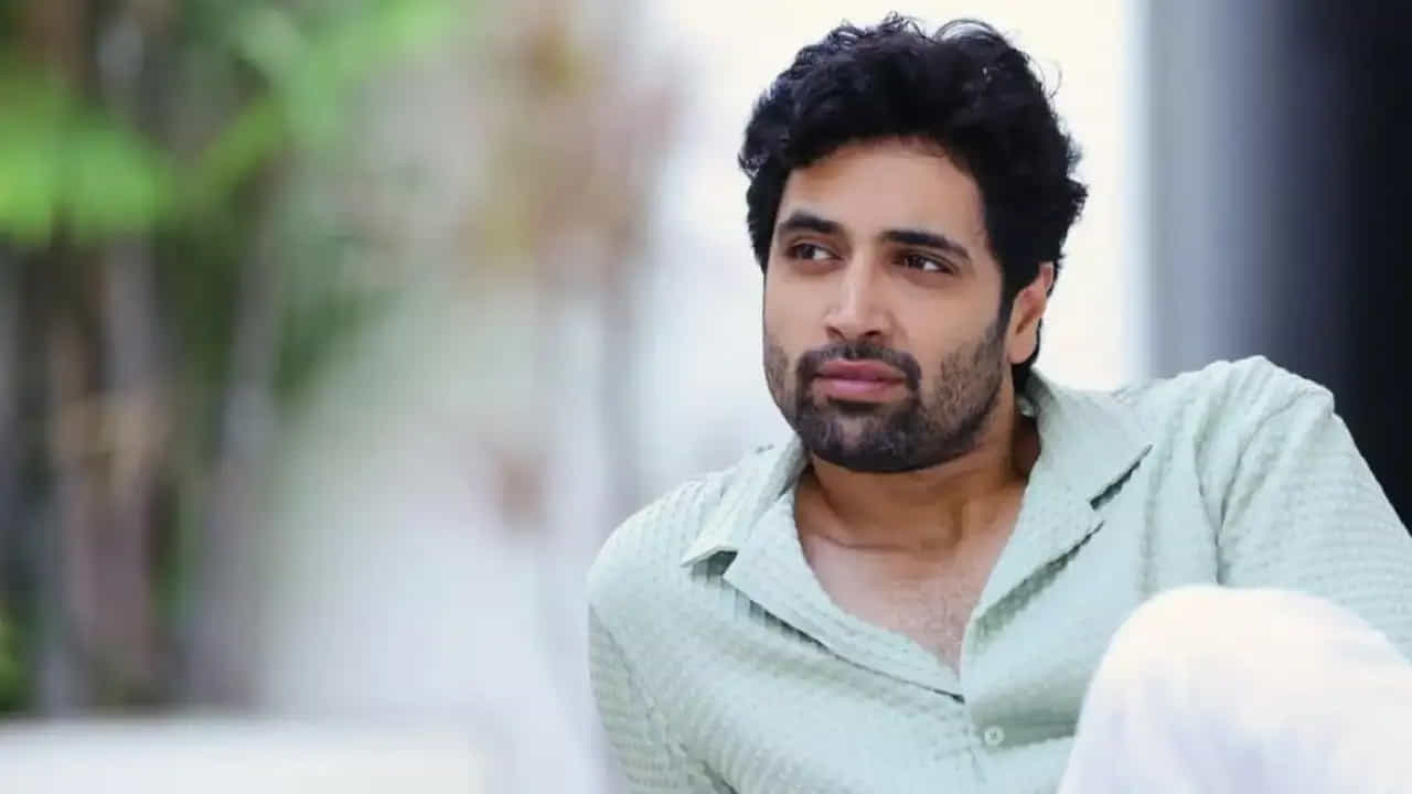 లేటెస్ట్ స్టిల్స్‌తో పాటు ఈ సారి యాక్షన్‌ గ్లోబల్ రేంజ్‌లో ఉండబోతుందన్న హింట్ ఇచ్చారు జీ 2 మేకర్స్‌. వినయ్‌ కుమార్ దర్శకత్వంలో తెరకెక్కుతున్న ఈ సినిమాను భారీ బడ్జెట్‌తో పీపుల్ మీడియా ఫ్యాక్టరీ, అభిషేక్ అగర్వాల్ ఆర్ట్స్‌, ఏకే ఎంటర్‌టైన్మెంట్స్‌ సంయుక్తంగా నిర్మిస్తున్నాయి.