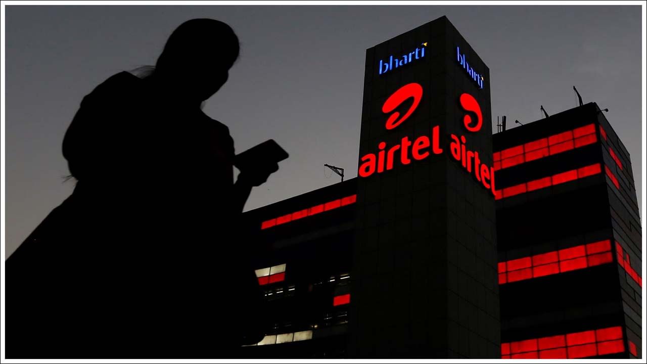 ఇతర ప్లాన్లలో కూడా ప్రత్యేక ప్రయోజనాలు: ఎయిర్‌టెల్ ఇప్పటికే ఇటువంటి రీఛార్జ్ ప్లాన్‌లను ప్రారంభించింది. ఇవి డేటా, అపరిమిత కాలింగ్, 25 కంటే ఎక్కువ OTT ప్లాట్‌ఫామ్‌లకు (నెట్‌ఫ్లిక్స్, డిస్నీ+ హాట్‌స్టార్, సోనీలైవ్, జీ5 వంటివి) యాక్సెస్‌ను అందిస్తాయి. ప్రత్యేకత ఏమిటంటే ఈ ప్యాక్‌లు 16 భాషల్లో కంటెంట్‌ను అందిస్తాయి. ఇటీవలే ఎయిర్‌టెల్ కూడా వినియోగదారులకు పర్‌ప్లెక్సిటీ AI ప్రోకి ఉచిత యాక్సెస్ ఇవ్వడం ప్రారంభించింది.