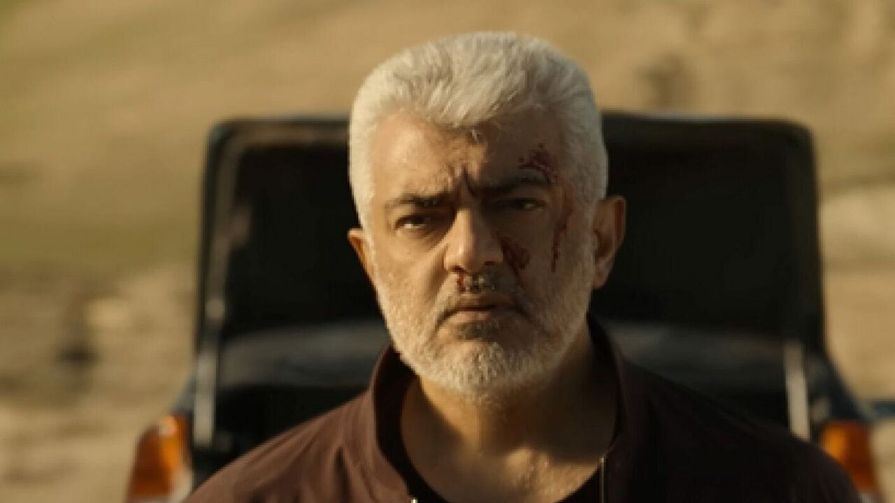 తన రేసింగ్ జర్నీ గురించి కూడా ఇంట్రస్టింగ్ కామెంట్స్ చేశారు అజిత్. 'అక్కడ కూడా ఎన్నో ఎదురుదెబ్బలు తగిలాయి. యాక్సిడెంట్స్ అయ్యాయి. నేను ఎదగకుండా అడ్డుకునేందుకు కుట్రలు కూడా చేశారు. ఎన్ని అవమానాలు ఎదురైనా ఇప్పుడు రేసింగ్లోనూ పతకాలు సాధించే స్థాయికి వచ్చాను' అంటూ ట్రాక్ మీద పడుతున్న కష్టాన్ని గుర్తు చేసుకున్నారు.